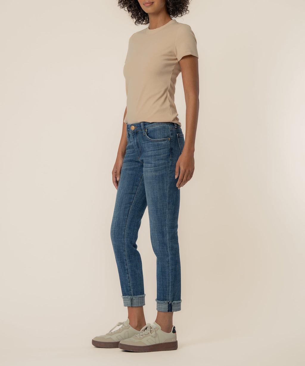 Amy Mid Rise Crop Straight, Petite in Deserving Wash